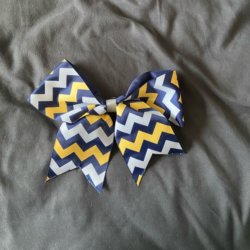 Cheer bows